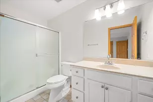 352 Normandie Dr, Sugar Grove, IL 60554 - Photo 11