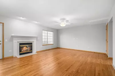 352 Normandie Drive, Sugar Grove, IL 60554 - Photo 5