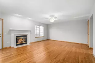 352 Normandie Dr, Sugar Grove, IL 60554 - Photo 5