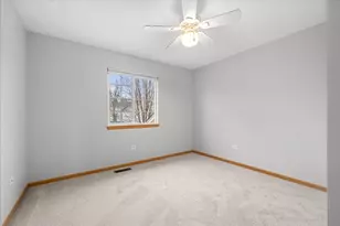 352 Normandie Dr, Sugar Grove, IL 60554 - Photo 13