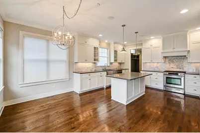 4 Oxford Avenue, Clarendon Hills, IL 60514 - Photo 9