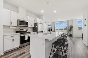 306 Summit Cir, Lombard, IL 60148 - Photo 7