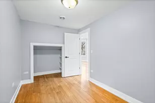 2833 W Polk St, Chicago, IL 60612 - Photo 9