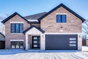 6517 W 82nd St, Burbank, IL 60459 - Photo 1