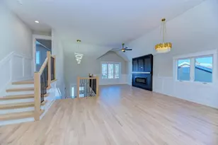 6517 W 82nd St, Burbank, IL 60459 - Photo 3