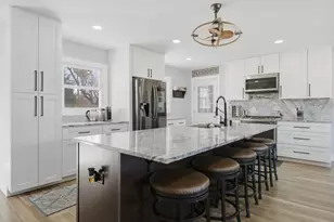 6 E Anchor Dr, Oswego, IL 60543 - Photo 3