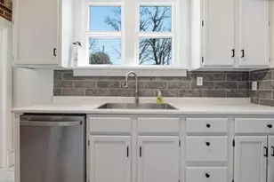 214 E William St, Monticello, IL 61856 - Photo 15