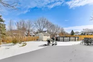 210 Foxmoor Rd, Fox River Grove, IL 60021 - Photo 31