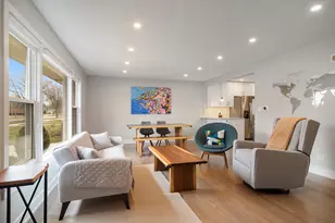 702 W Lonnquist Blvd, Mount Prospect, IL 60056 - Photo 3