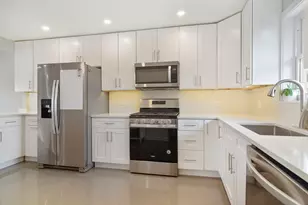 702 W Lonnquist Blvd, Mount Prospect, IL 60056 - Photo 13