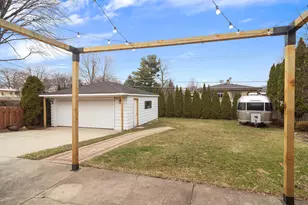 702 W Lonnquist Blvd, Mount Prospect, IL 60056 - Photo 29