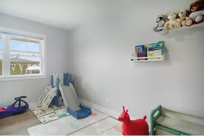 702 W Lonnquist Boulevard, Mount Prospect, IL 60056 - Photo 17