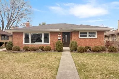 702 W Lonnquist Boulevard, Mount Prospect, IL 60056 - Photo 1