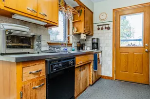 3416 W 64th Pl, Chicago, IL 60629 - Photo 7