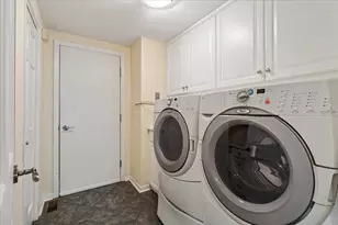 1076 Larkspur Ln, Darien, IL 60561 - Photo 33