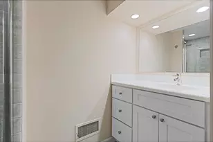 1076 Larkspur Ln, Darien, IL 60561 - Photo 31