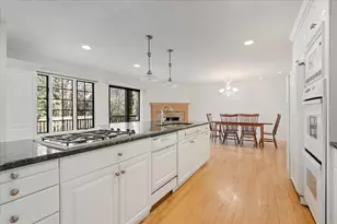 1076 Larkspur Ln, Darien, IL 60561 - Photo 11