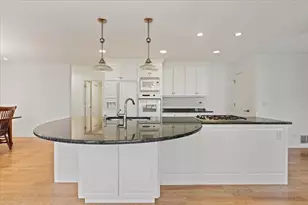 1076 Larkspur Ln, Darien, IL 60561 - Photo 9