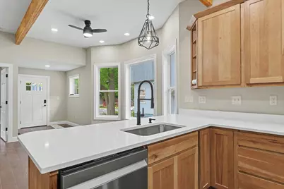 705 S State Street, Champaign, IL 61820 - Photo 9