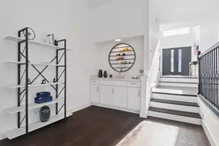 43 Oak Creek Ct, Burr Ridge, IL 60527 - Photo 11