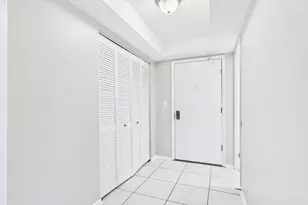 13000 W Heiden Circle, Lake Bluff, IL 60044 - Photo 3