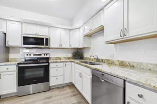 13000 W Heiden Circle, Lake Bluff, IL 60044 - Photo 11