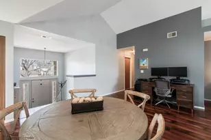 30W019 Juniper Ct, Warrenville, IL 60555 - Photo 3