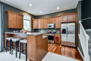 153 Dawson Dr, Elgin, IL 60120 - Photo 5
