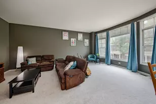 153 Dawson Dr, Elgin, IL 60120 - Photo 7