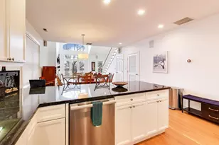 1161 W Eddy St, Chicago, IL 60657 - Photo 9