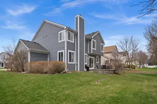 1995 Colchester Ave, Hoffman Estates, IL 60192 - Photo 41