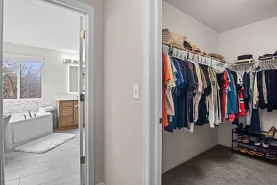 1995 Colchester Avenue, Hoffman Estates, IL 60192 - Photo 25