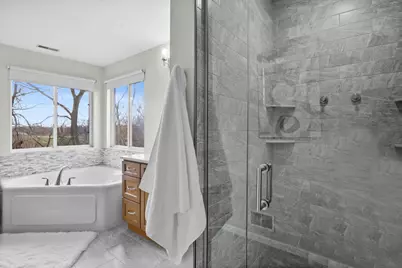 1995 Colchester Avenue, Hoffman Estates, IL 60192 - Photo 29