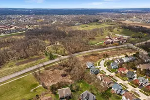 1995 Colchester Ave, Hoffman Estates, IL 60192 - Photo 45