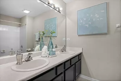 1995 Colchester Avenue, Hoffman Estates, IL 60192 - Photo 33