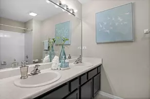 1995 Colchester Ave, Hoffman Estates, IL 60192 - Photo 33