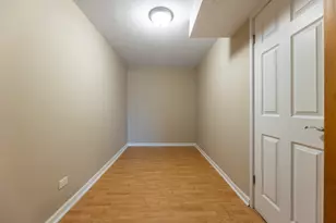 5850 W 87th St, Burbank, IL 60459 - Photo 7