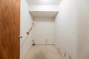 5850 W 87th St, Burbank, IL 60459 - Photo 9