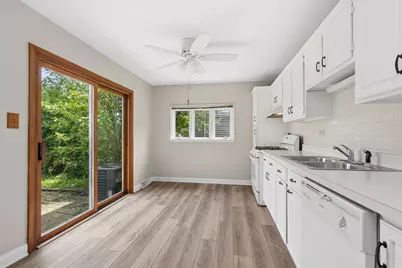 9018 Forest Lane E, Hickory Hills, IL 60457 - Photo 9