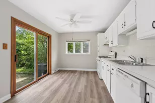 9018 Forest Ln E, Hickory Hills, IL 60457 - Photo 9