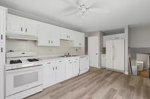 9018 Forest Ln E, Hickory Hills, IL 60457 - Photo 11