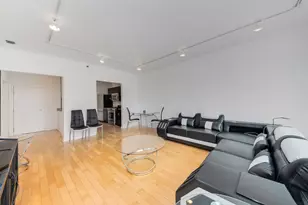 8 E Randolph St, Chicago, IL 60601 - Photo 3