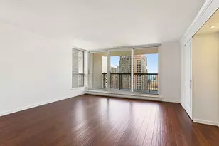 201 E Chestnut St, Chicago, IL 60611 - Photo 5