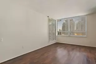 201 E Chestnut St, Chicago, IL 60611 - Photo 11