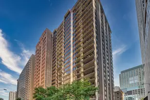 201 E Chestnut St, Chicago, IL 60611 - Photo 1