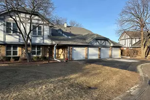 1310 Cromwell Ct, Vernon Hills, IL 60061 - Photo 1