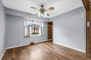 132 N Pinecrest Rd, Bolingbrook, IL 60440 - Photo 3