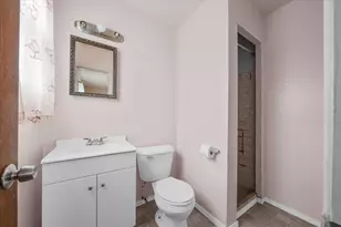 132 N Pinecrest Rd, Bolingbrook, IL 60440 - Photo 11