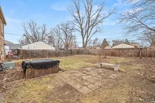 132 N Pinecrest Rd, Bolingbrook, IL 60440 - Photo 17