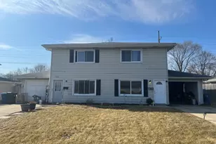 1062 N Highland Ave, Aurora, IL 60506 - Photo 1